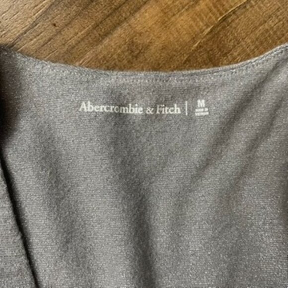 Abercrombie & Fitch Silver Metallic Long Sleeve Deep V Bodysuit Size M - Picture 5 of 11